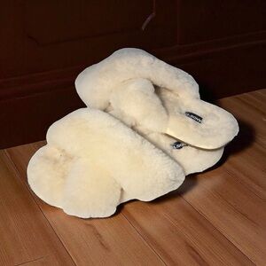 Lands End Womens Shearling Open Toe Cross Straps Slide Slippers in Natural 8